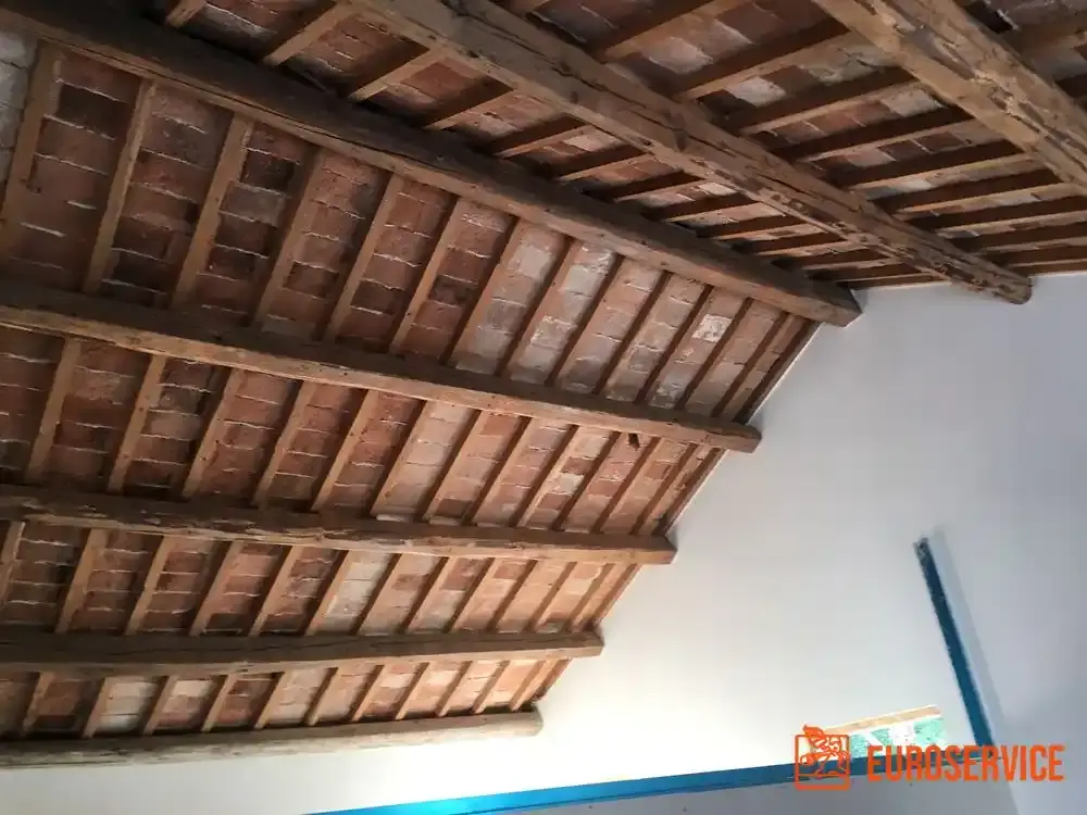 Sabbiatura e verniciatura del legno – fase di cantiere 3