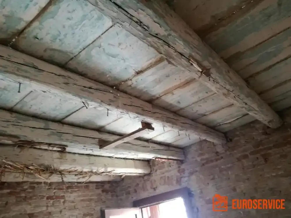 Sabbiatura e verniciatura del legno – fase di cantiere 4